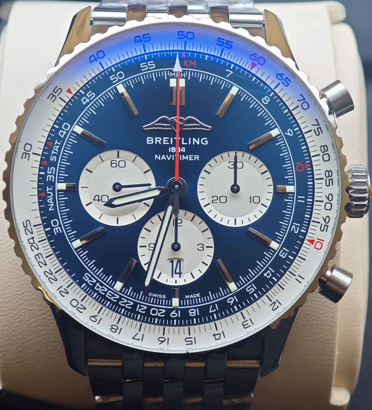 Breitling AB0137211C1A detail 5