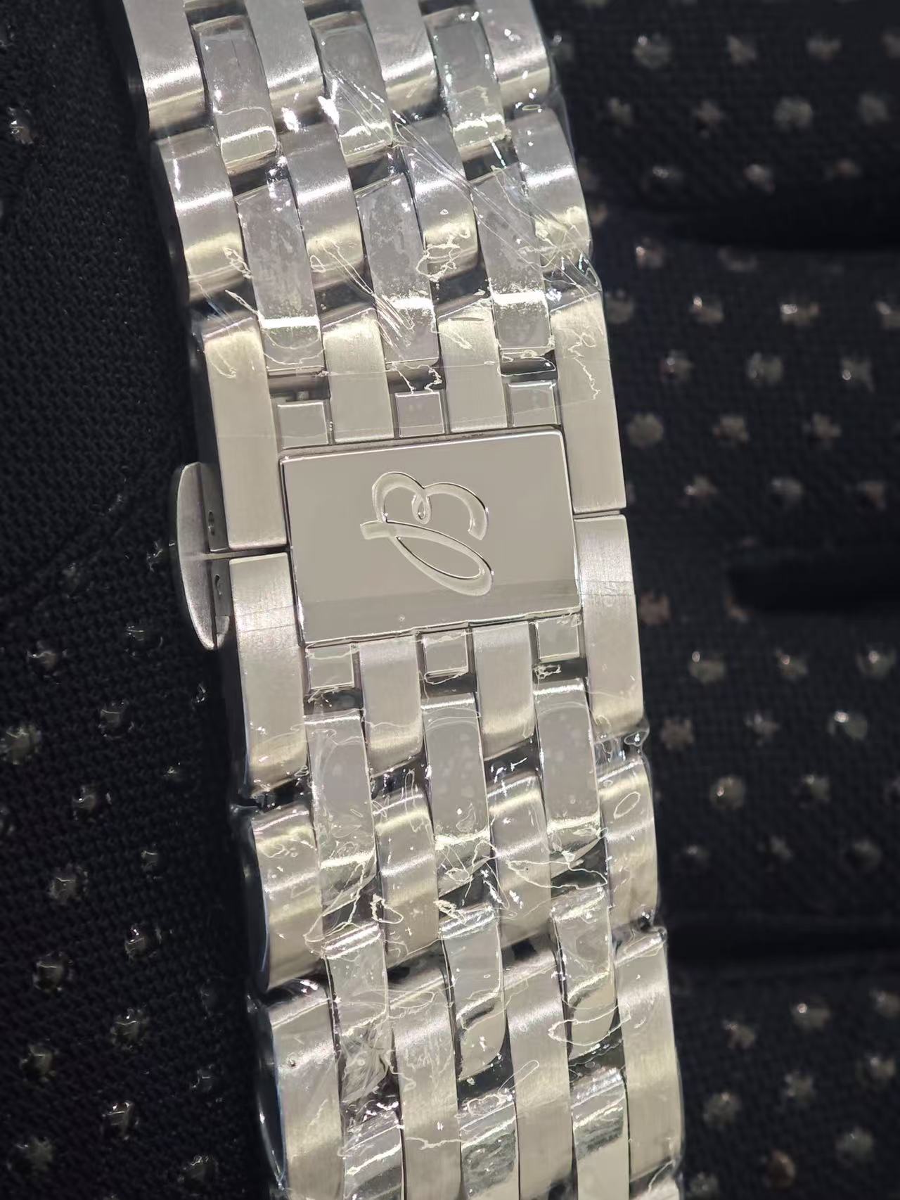 Breitling AB0137211C1A detail 8