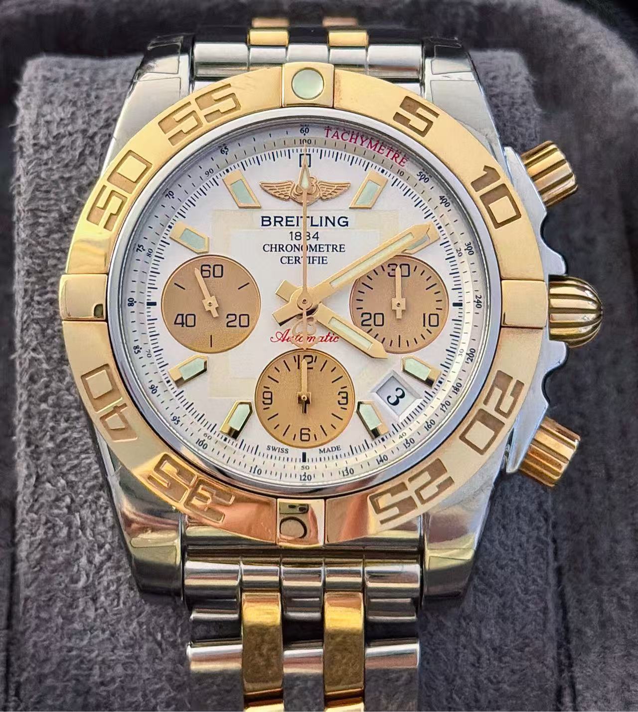 Breitling CB014012.G713.378C