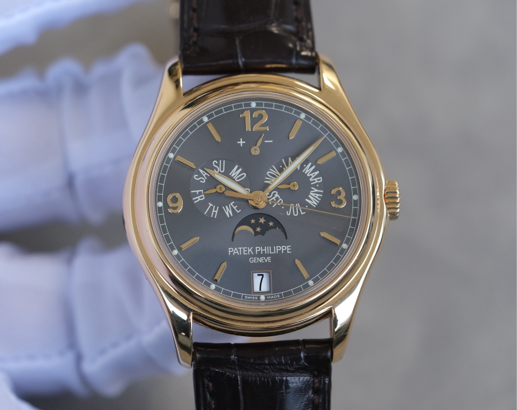 Patek Philippe 5146J-010 detail 2