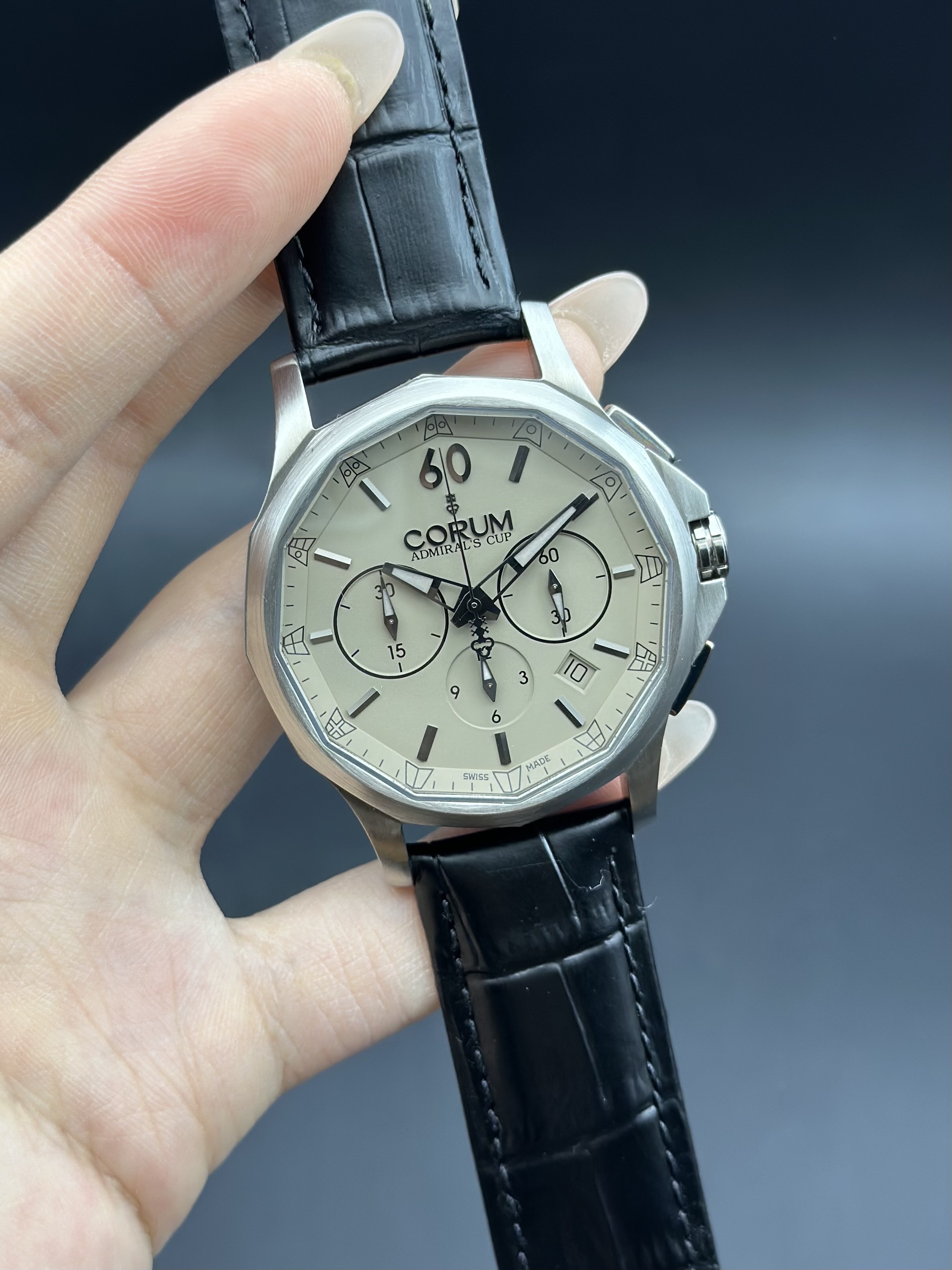 Corum 984.102.98 / 0603 detail 1