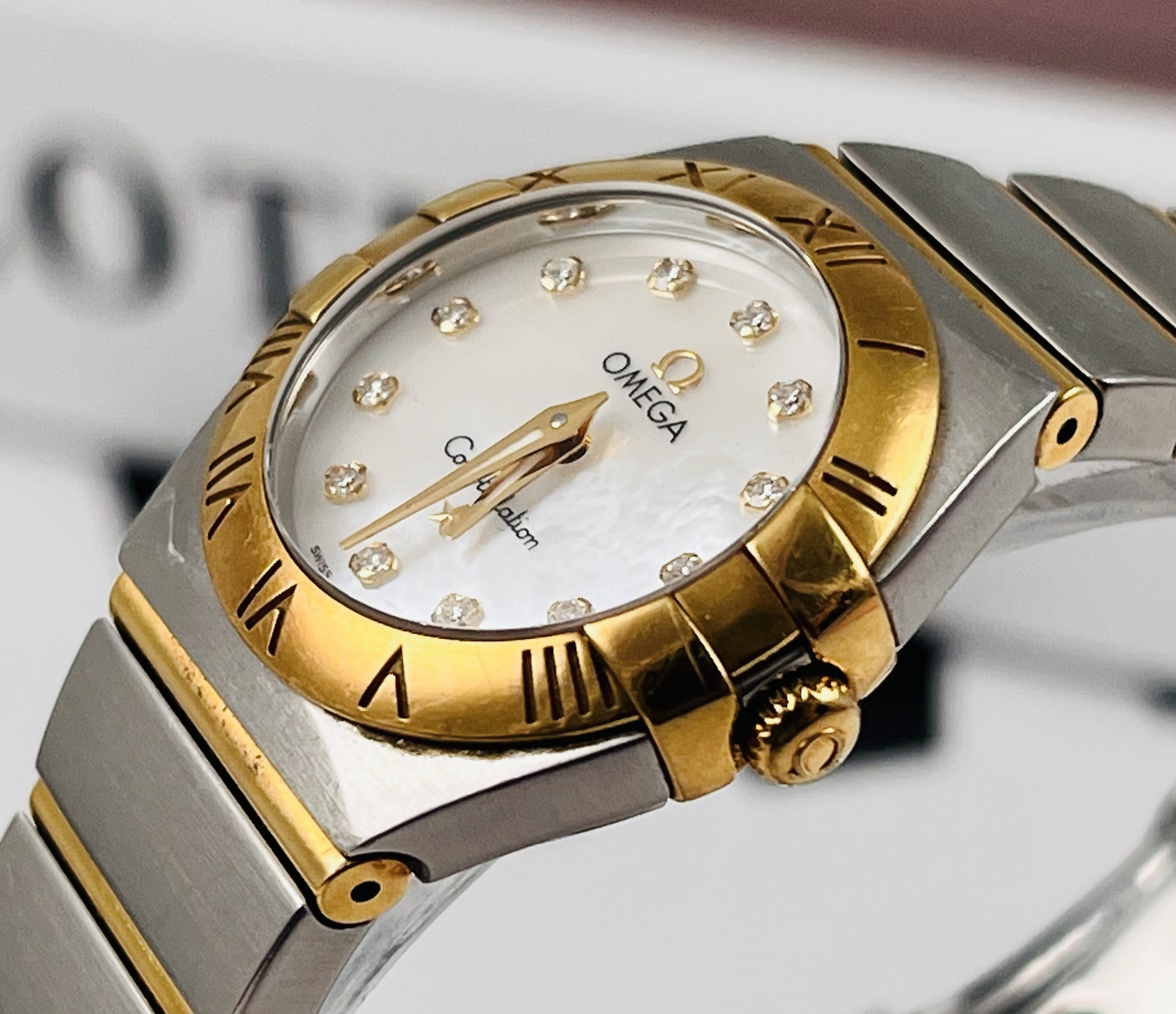 Omega 123.20.24.60.55.002 detail 3