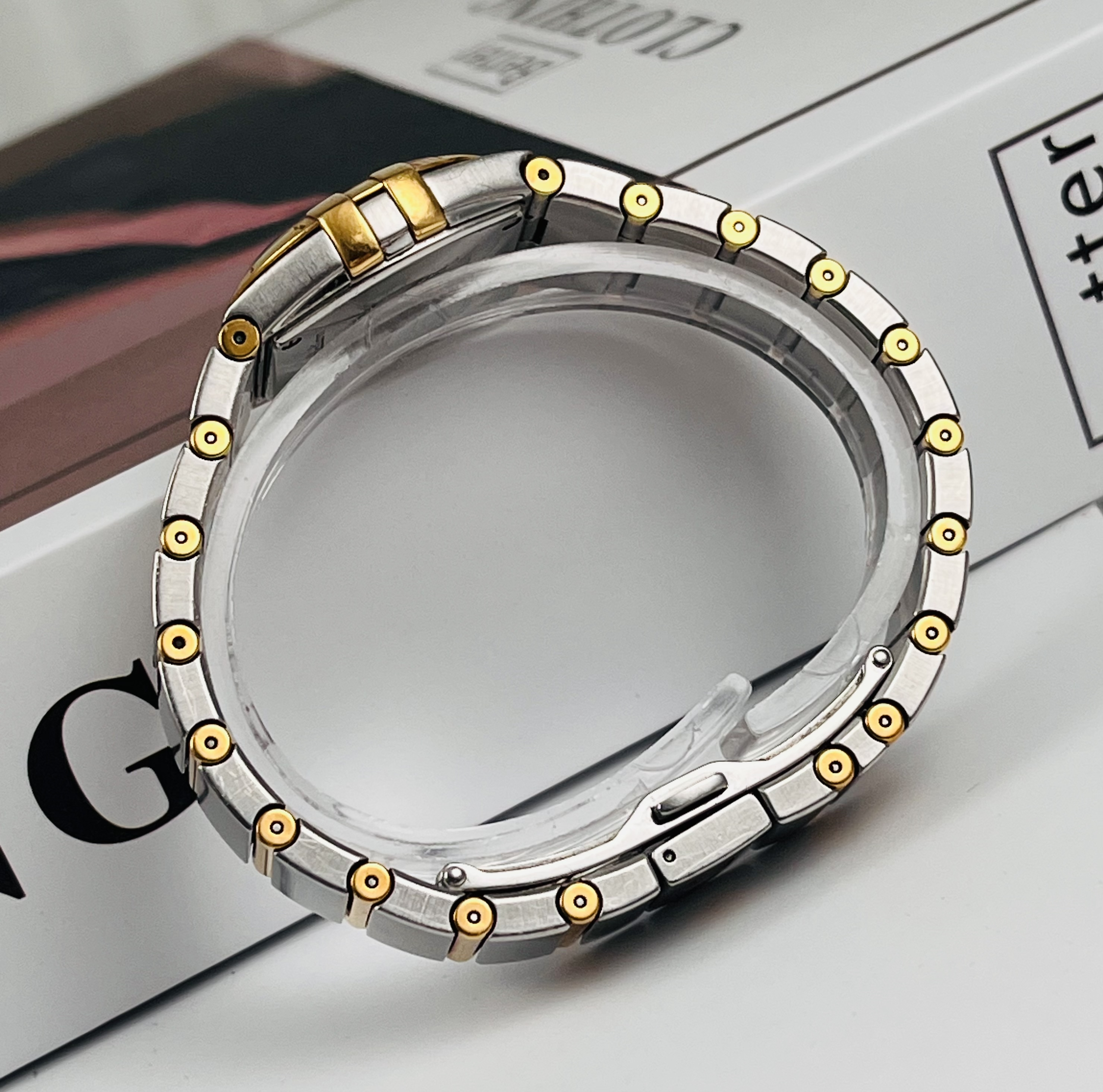 Omega 123.20.24.60.55.002 detail 4