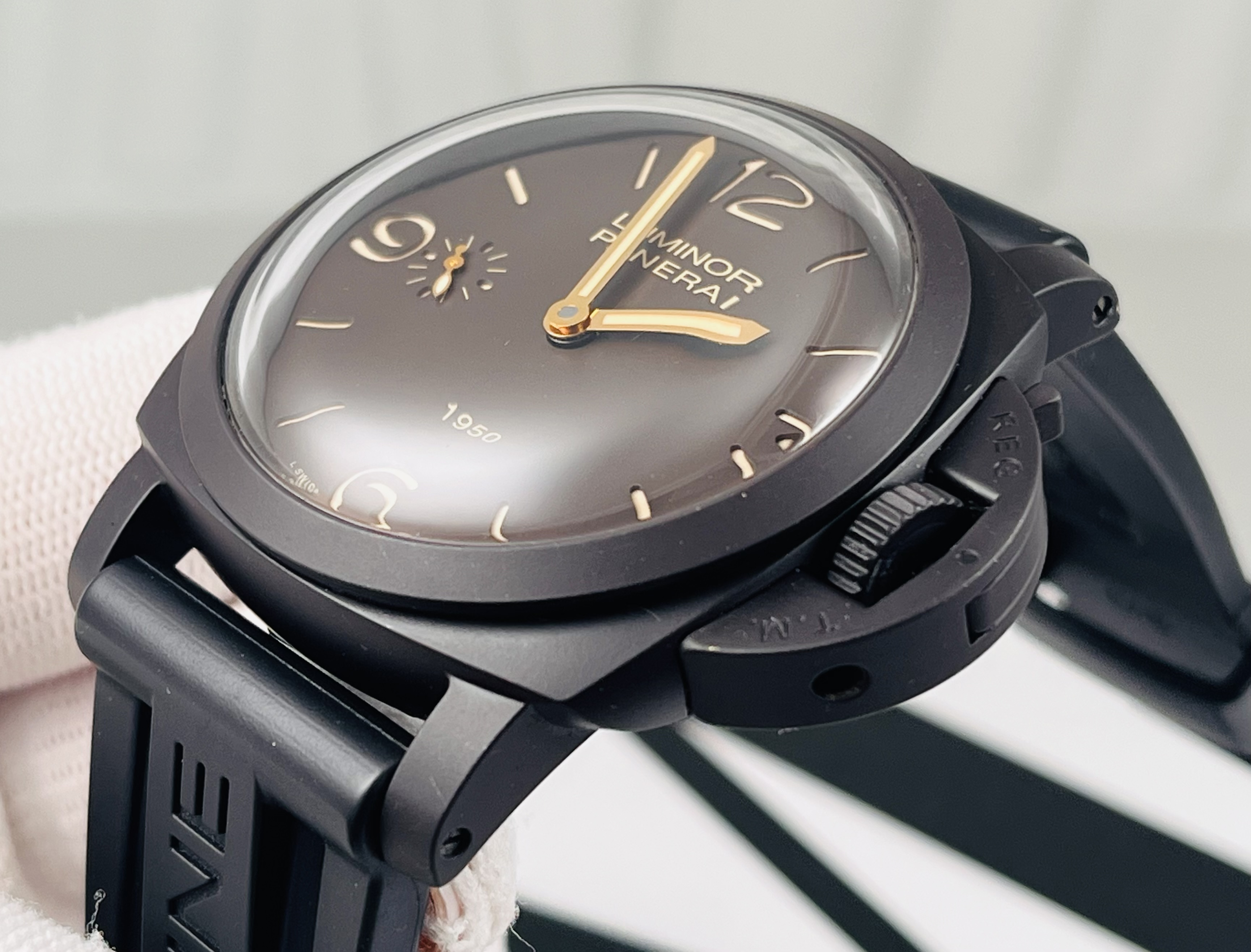 Panerai PAM00375 detail 2