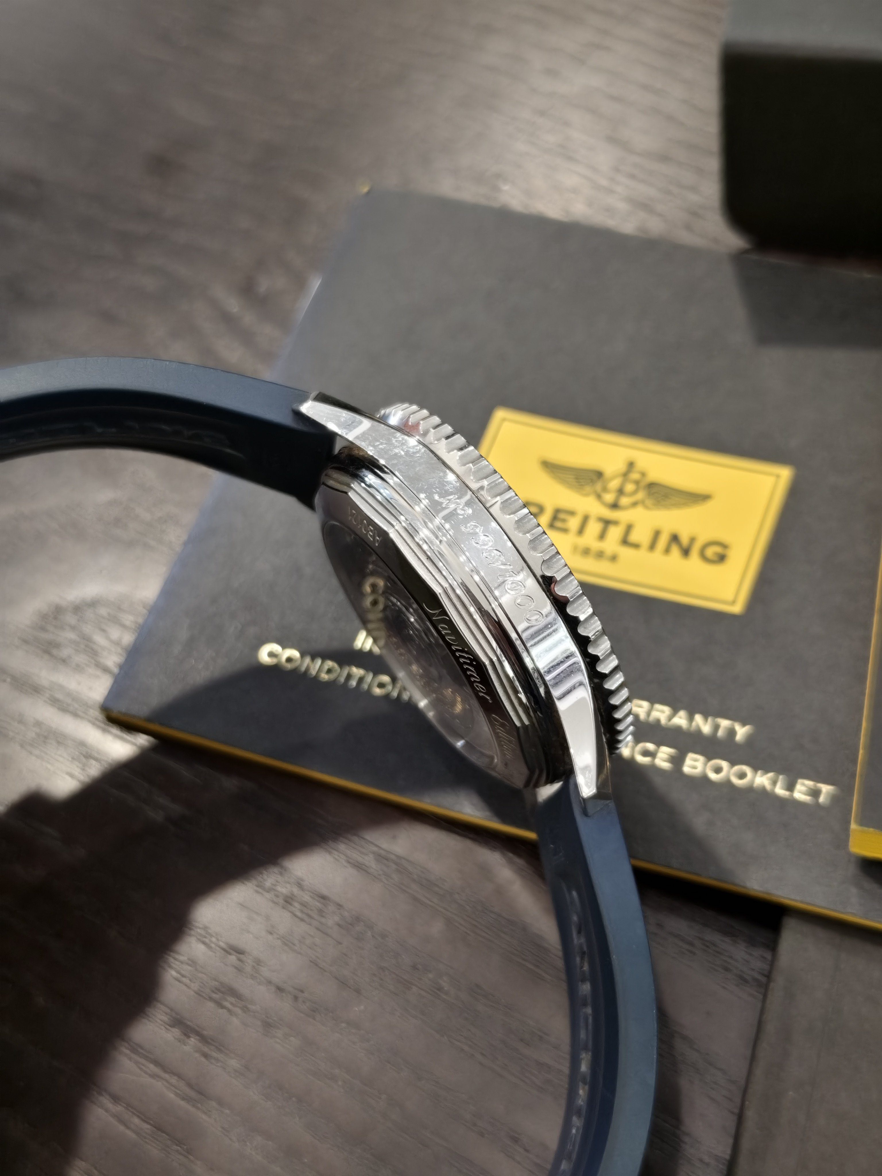 Breitling AB0121C4_C920_211S detail 5