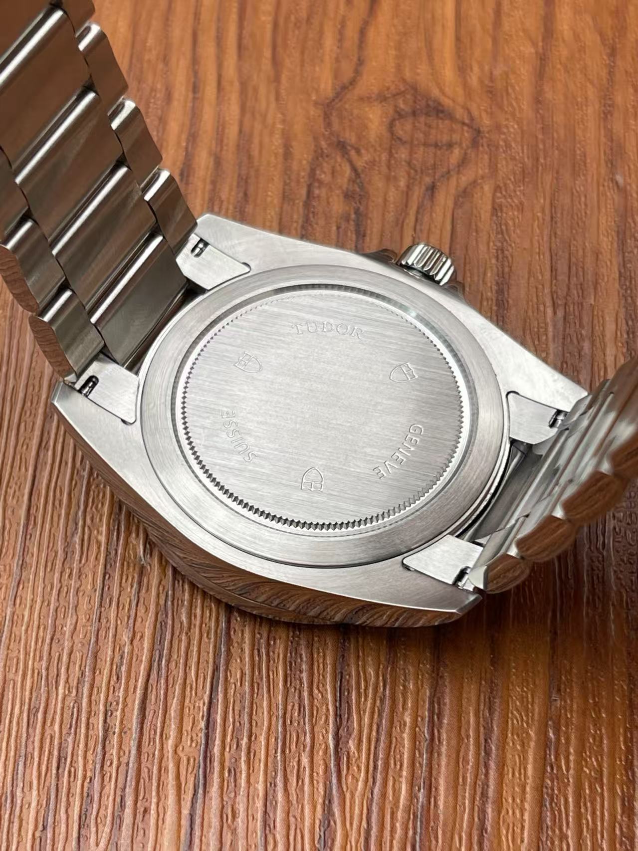 Tudor M20500N-0001 detail 3