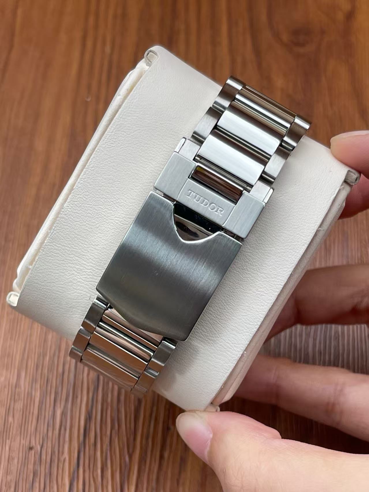 Tudor M20500N-0001 detail 4