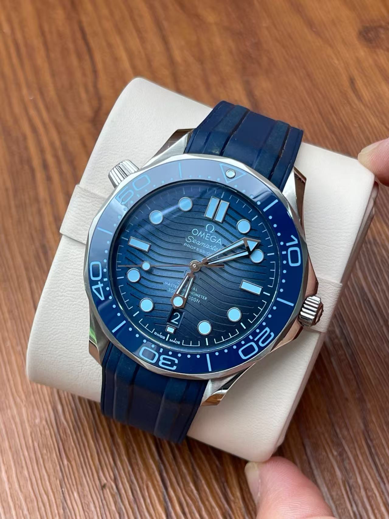 Omega 210.32.42.20.03.002