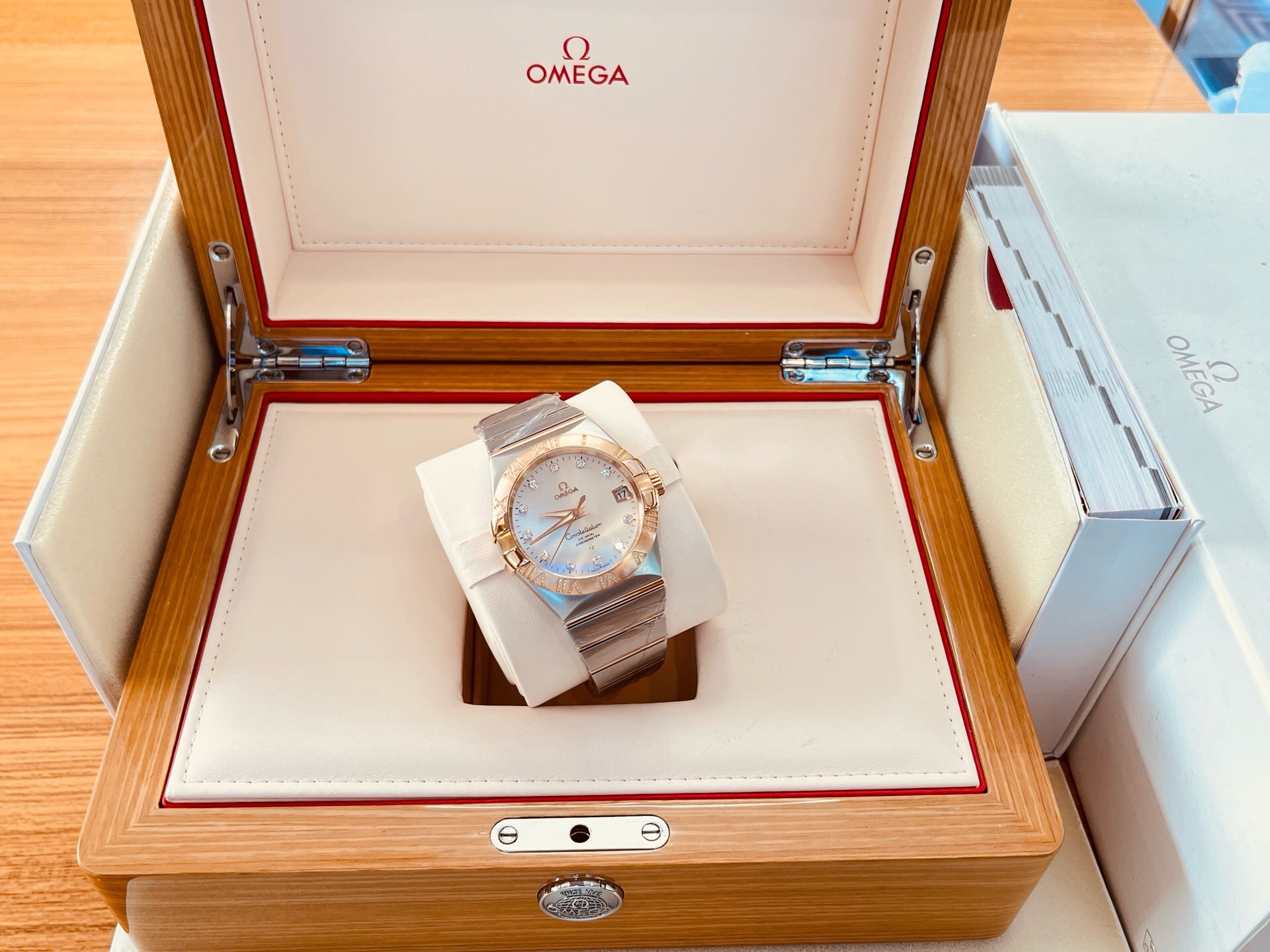 Omega 123.25.38.21.52.003 detail 6