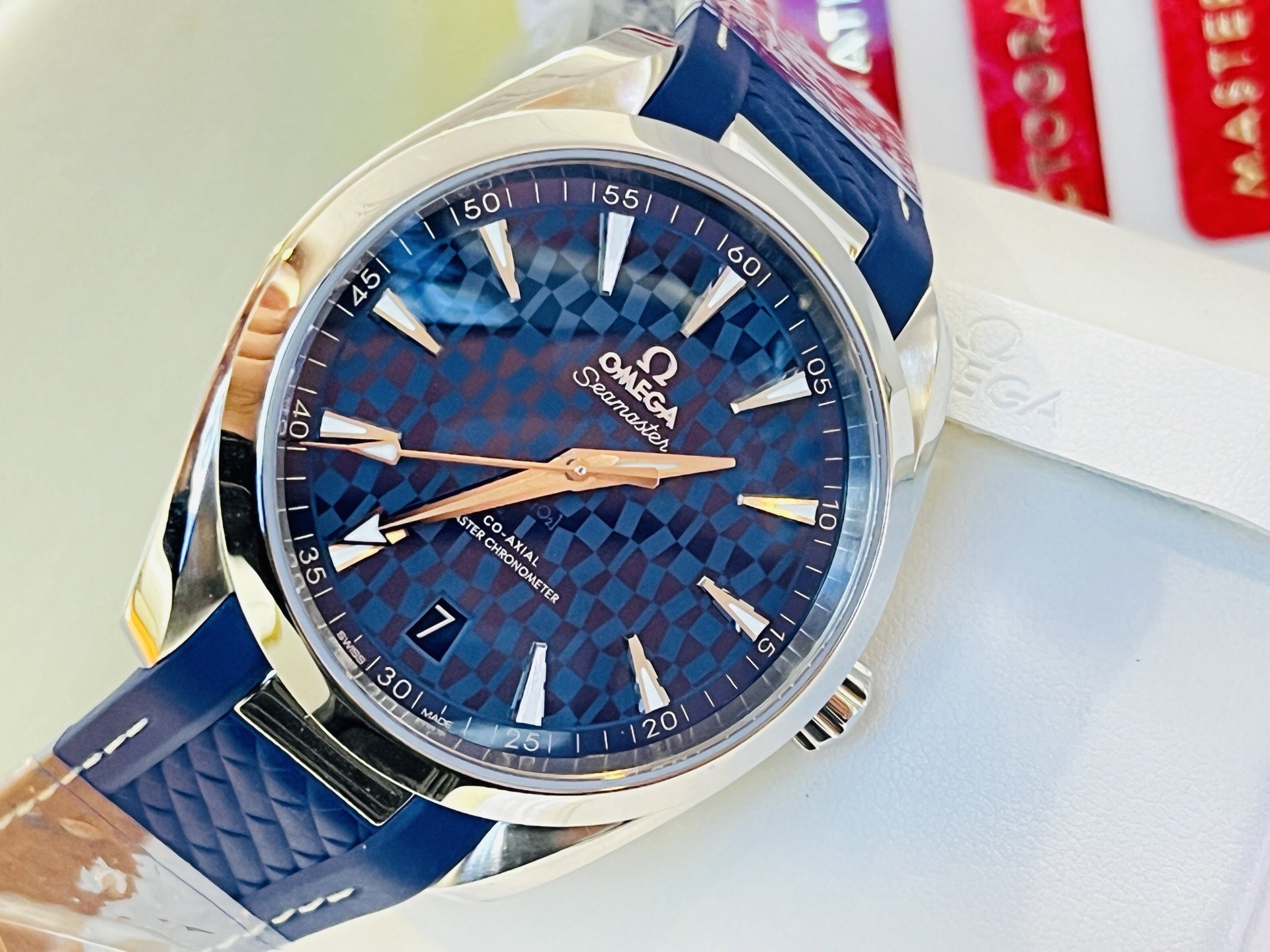 Omega 522.12.41.21.03.001 detail 3
