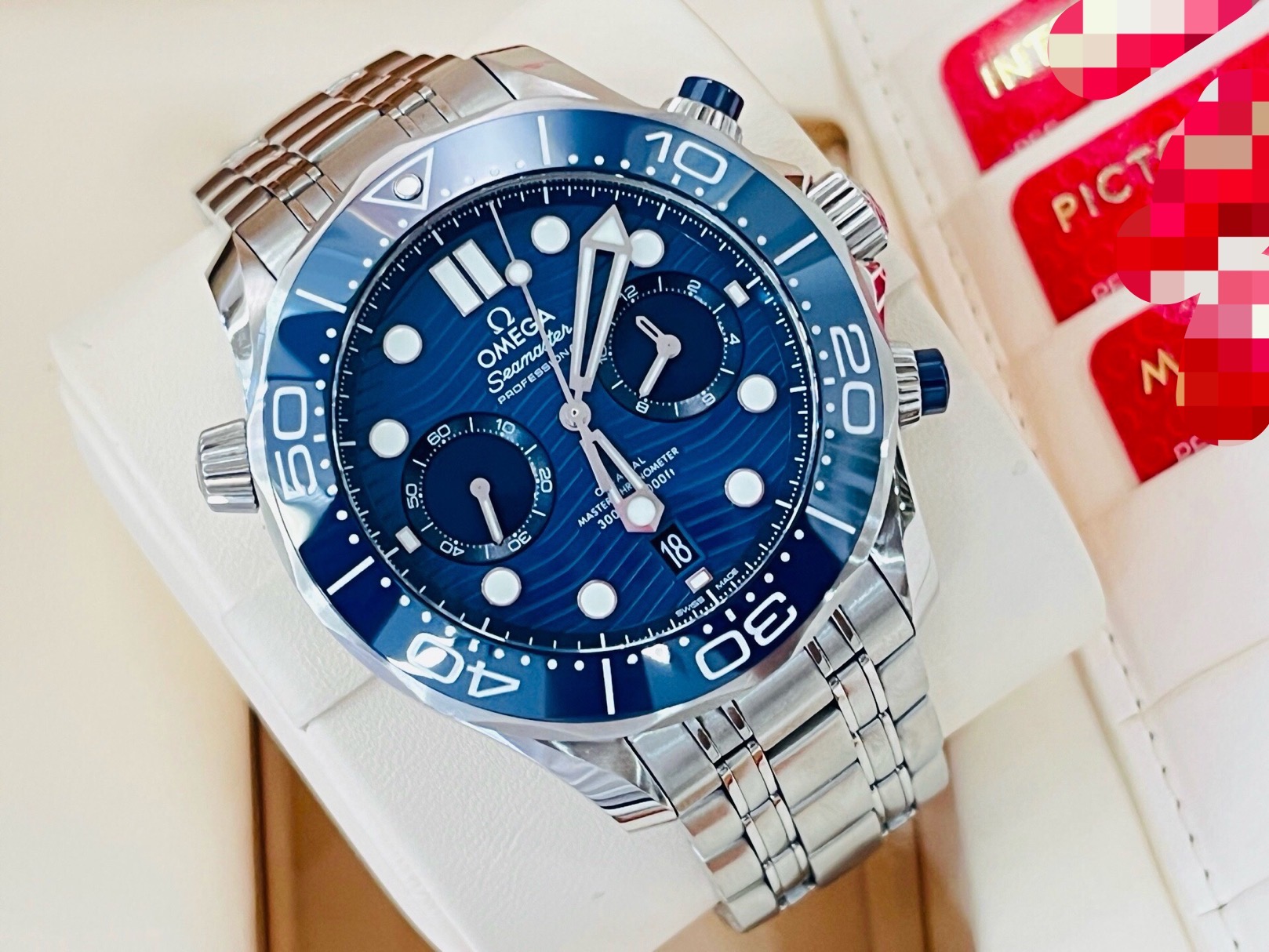 Omega 210.30.44.51.03.001 detail 2