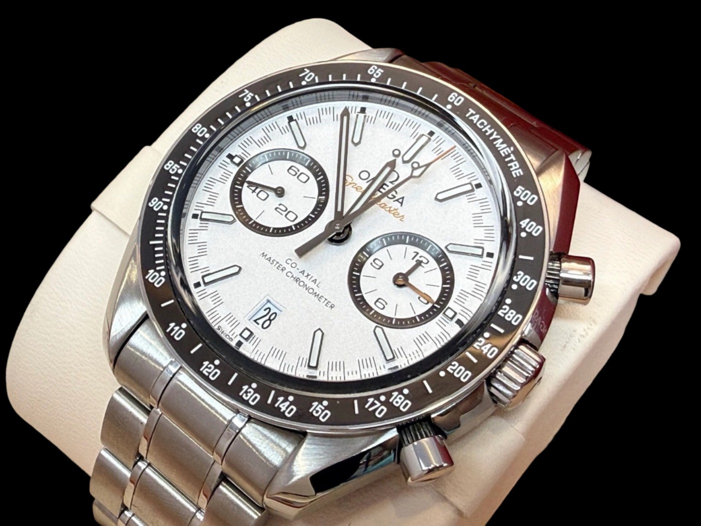 Omega 329.30.44.51.04.001 detail 3