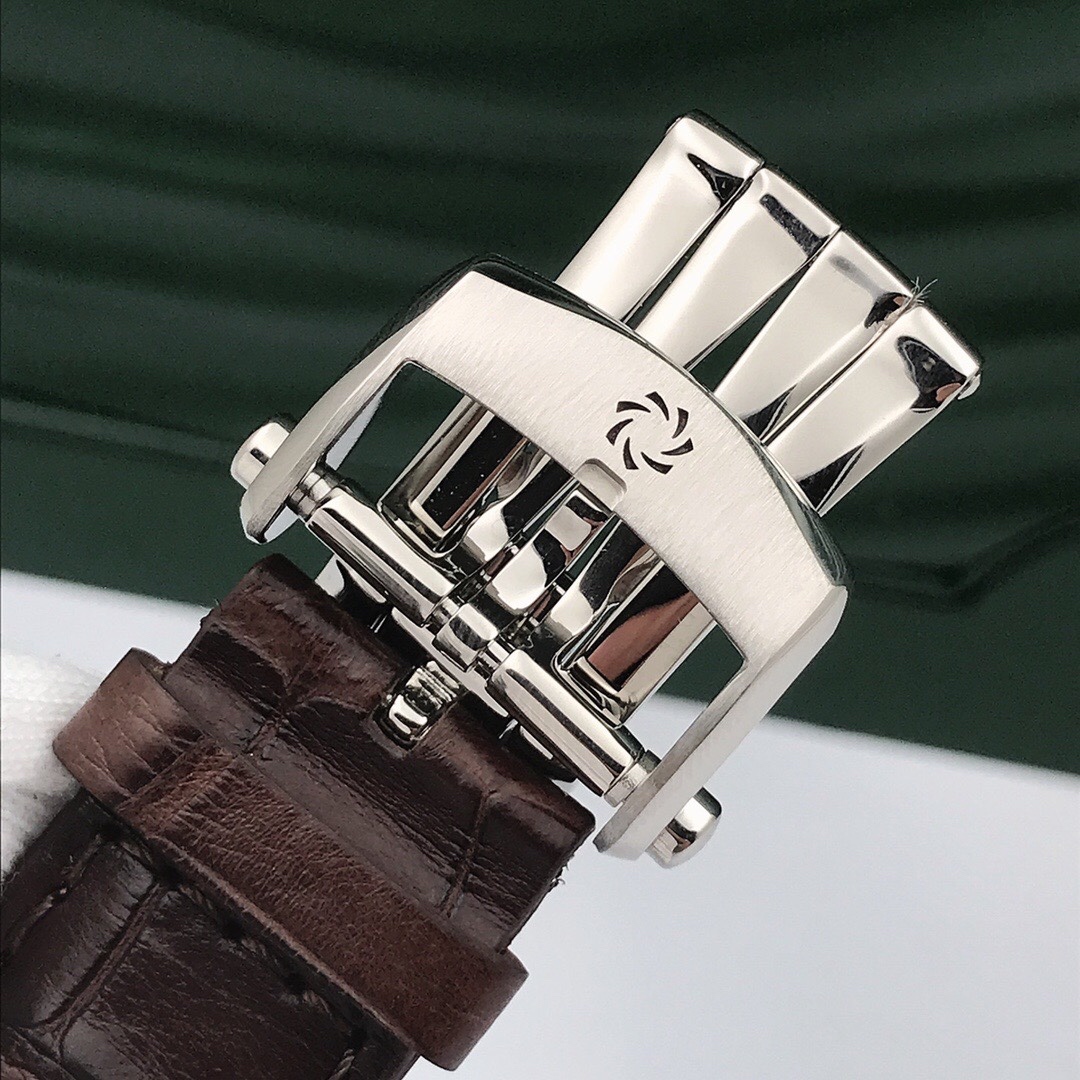 Carl F. Bucherer 00.10912.08.13.01 detail 5