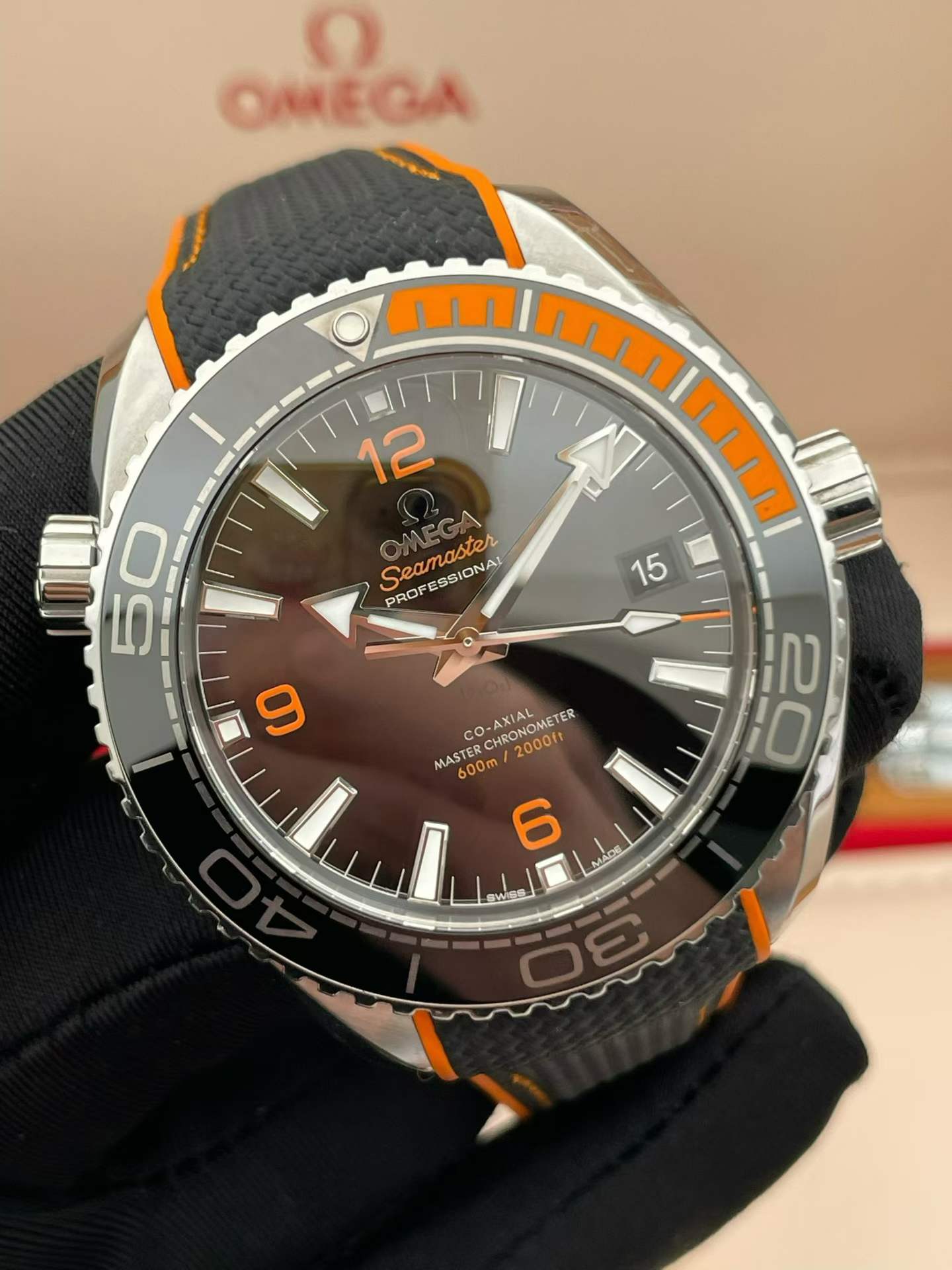 Omega 215.32.44.21.01.001 detail 1