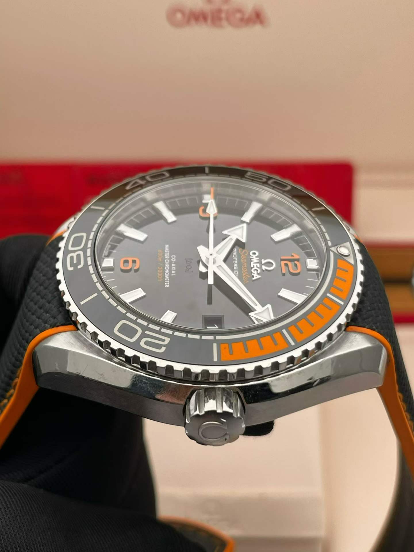 Omega 215.32.44.21.01.001 detail 4