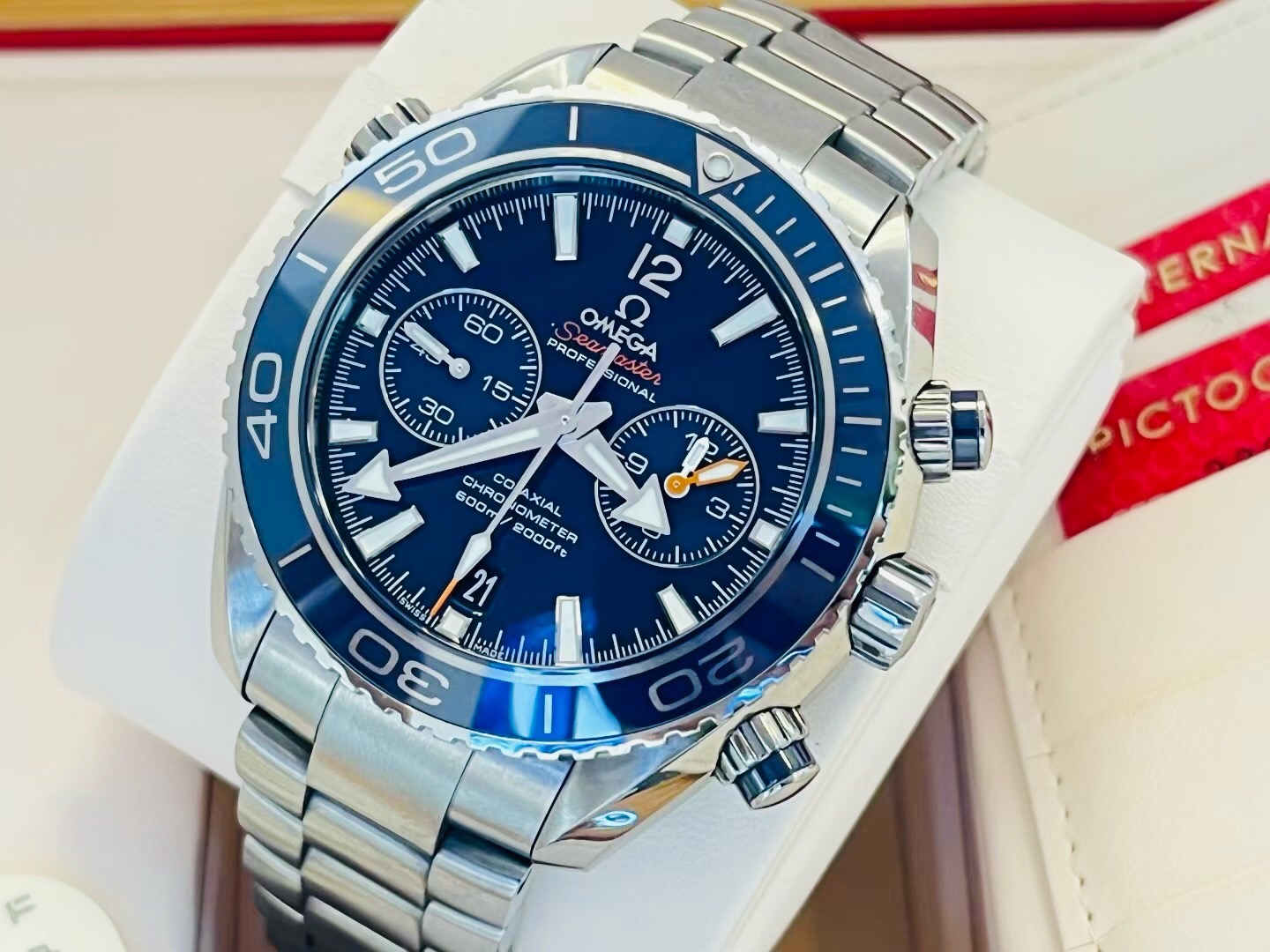 Omega 232.90.46.51.03.001 detail 1