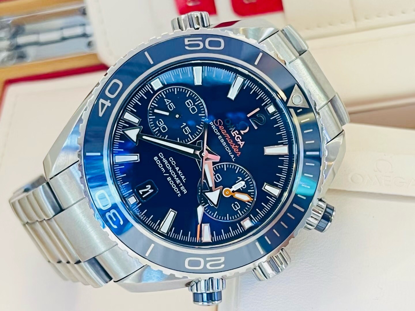 Omega 232.90.46.51.03.001 detail 3