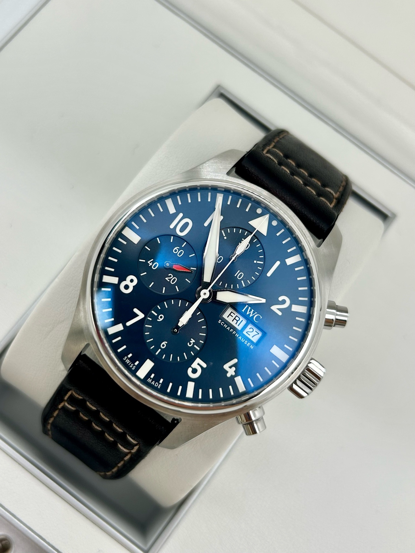IWC 377714 detail 1