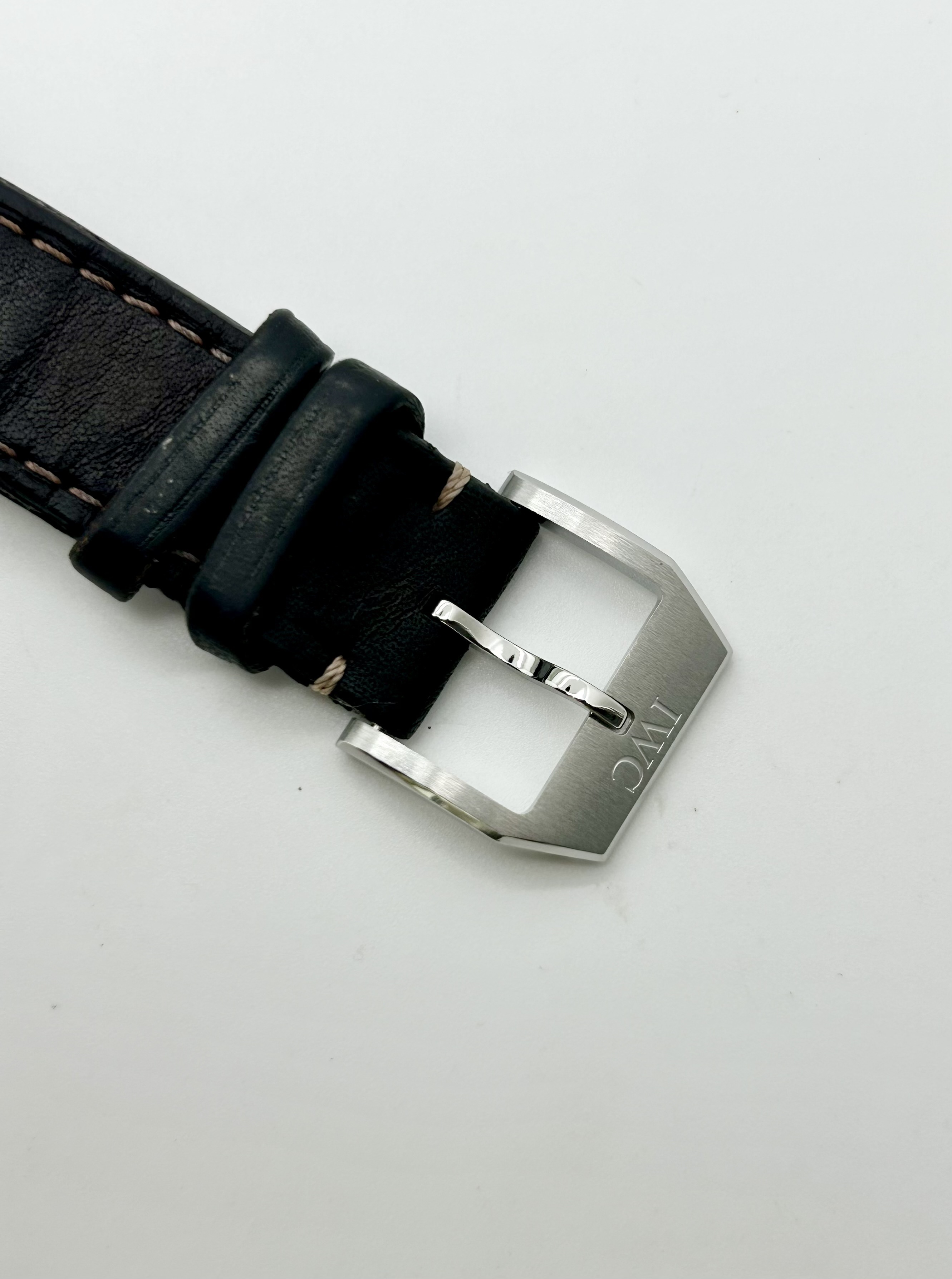 IWC 377714 detail 3