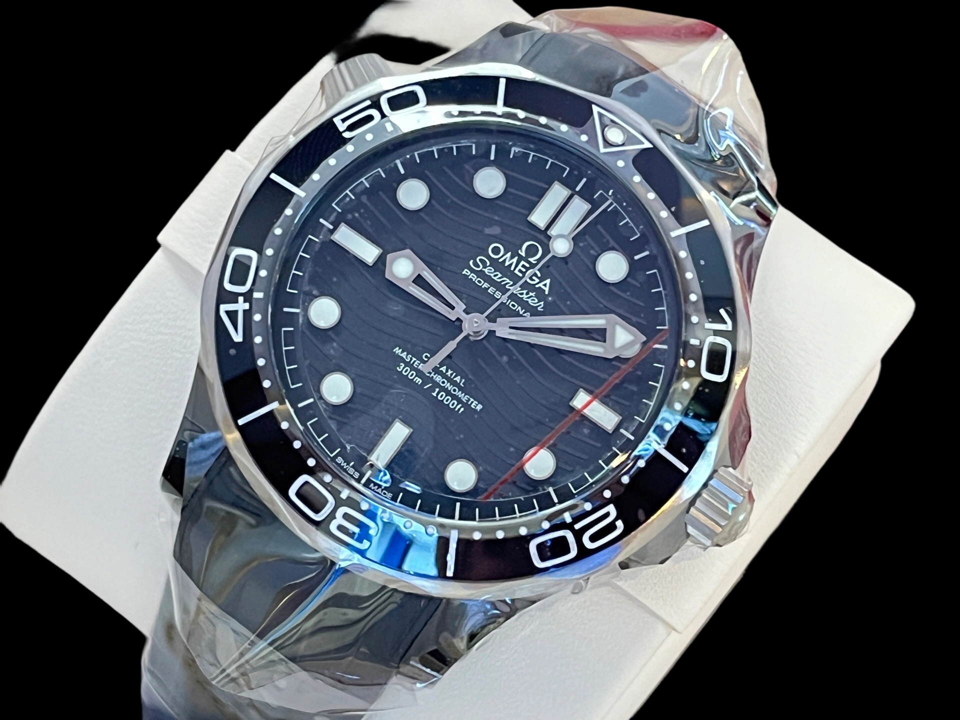 Omega 210.92.44.20.01.001 detail 1
