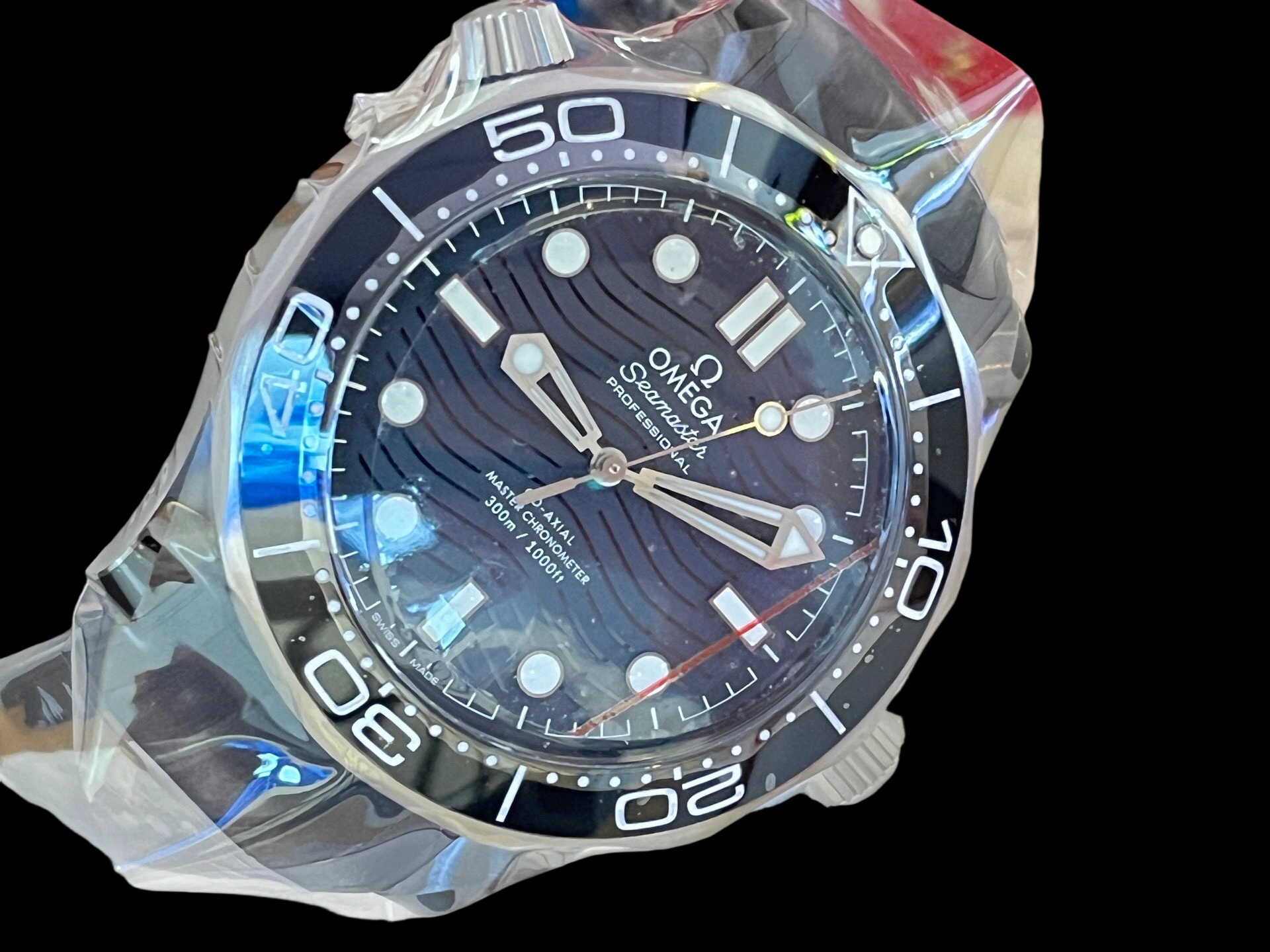 Omega 210.92.44.20.01.001 detail 4