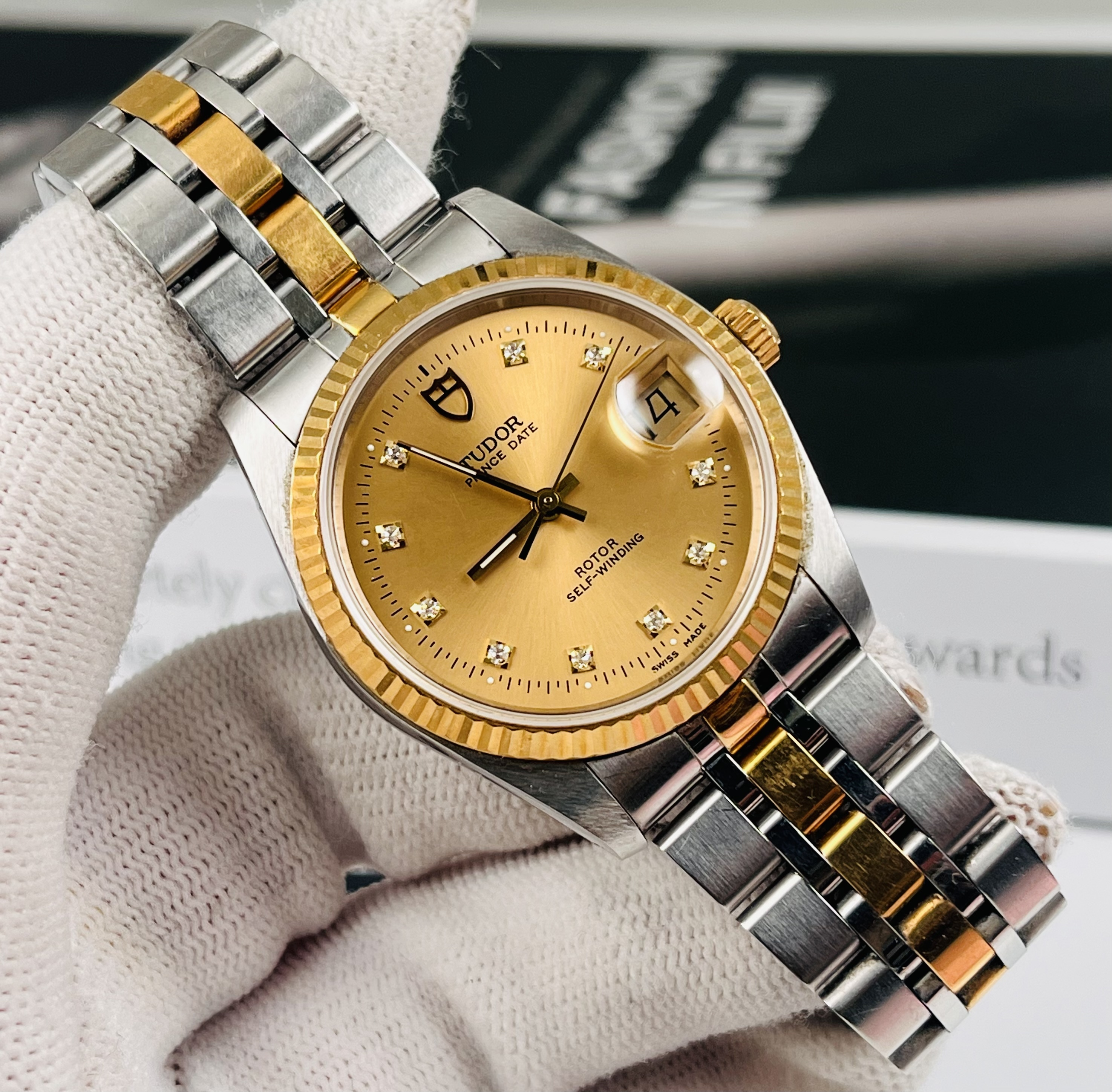 Tudor M74033-0015 detail 1