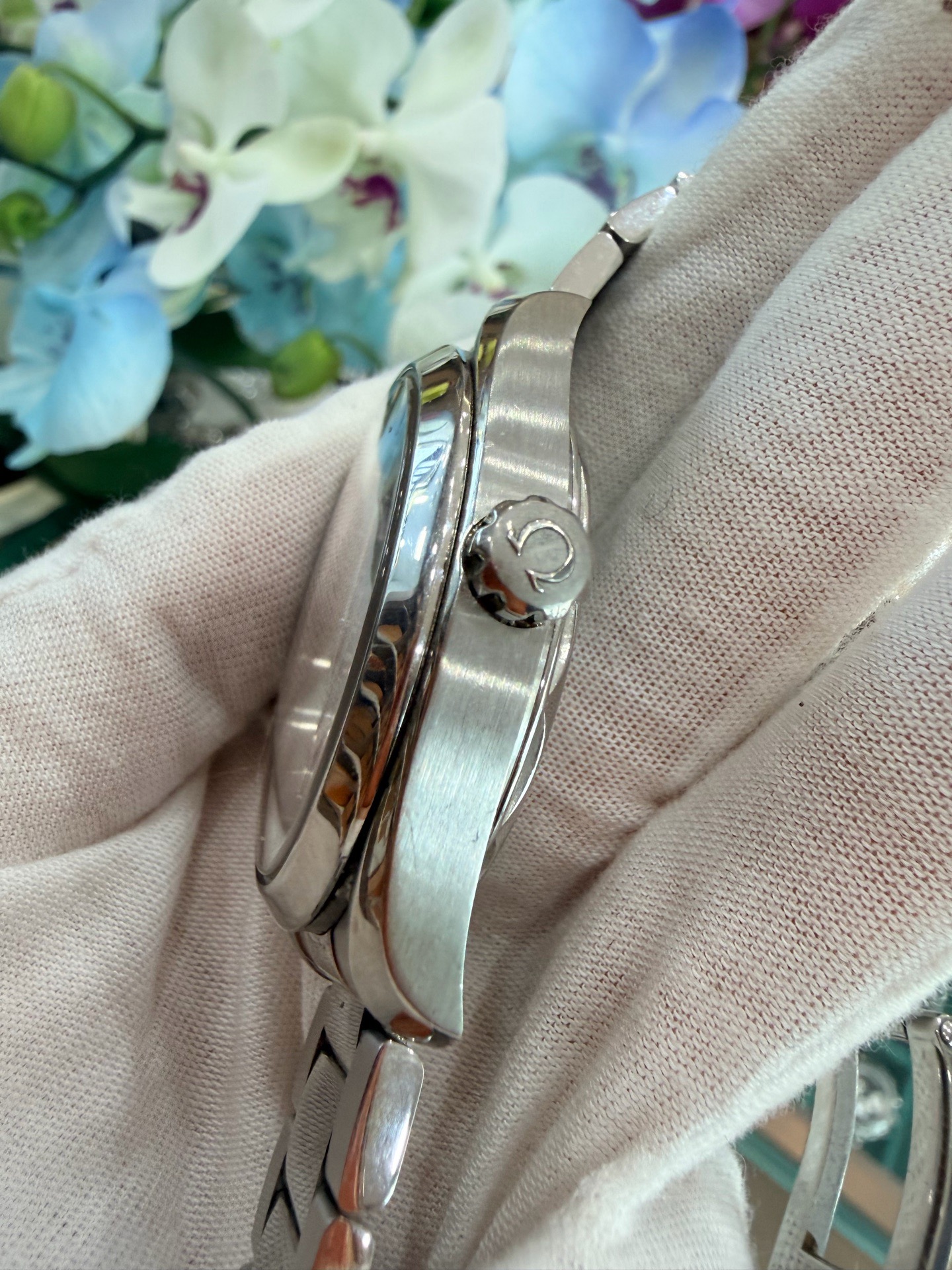 Omega 220.10.41.21.03.001 detail 3