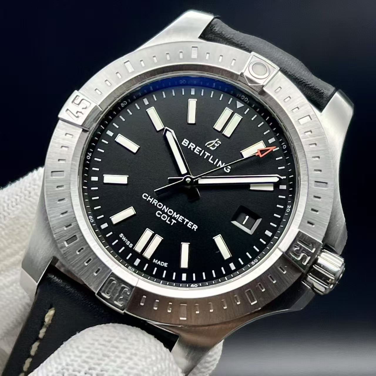 Breitling A17388101B1X1 detail 1
