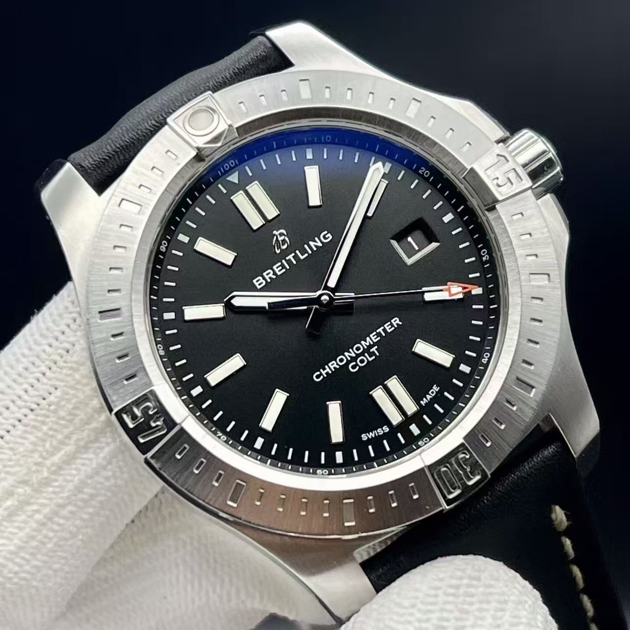 Breitling A17388101B1X1 detail 2