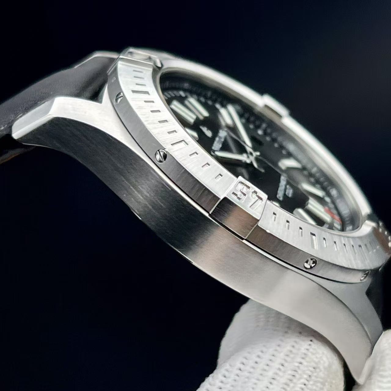 Breitling A17388101B1X1 detail 4