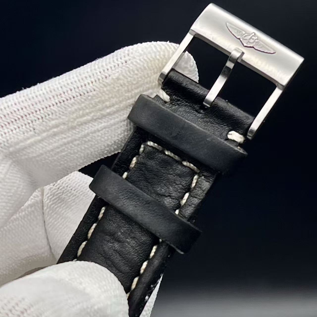 Breitling A17388101B1X1 detail 6