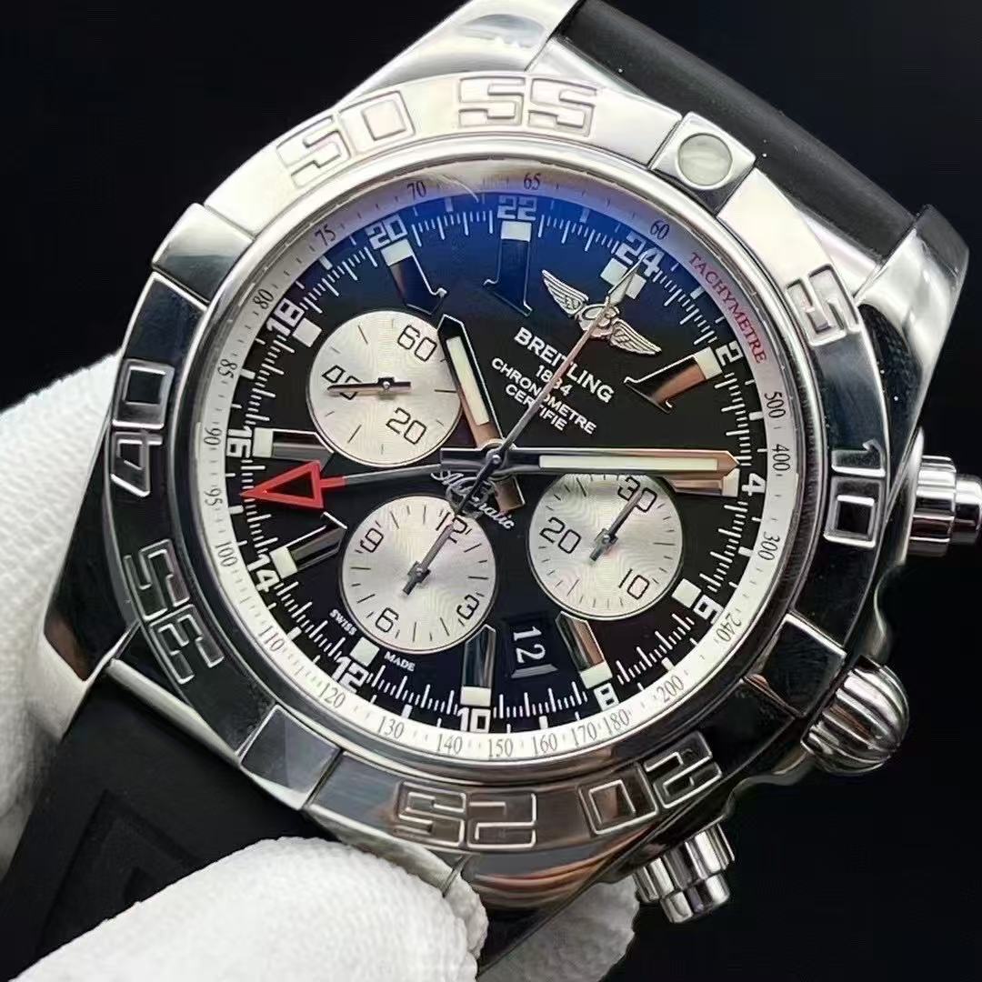 Breitling AB041012 detail 1