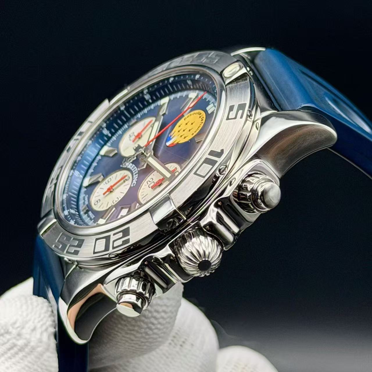 Breitling AB01109E detail 8