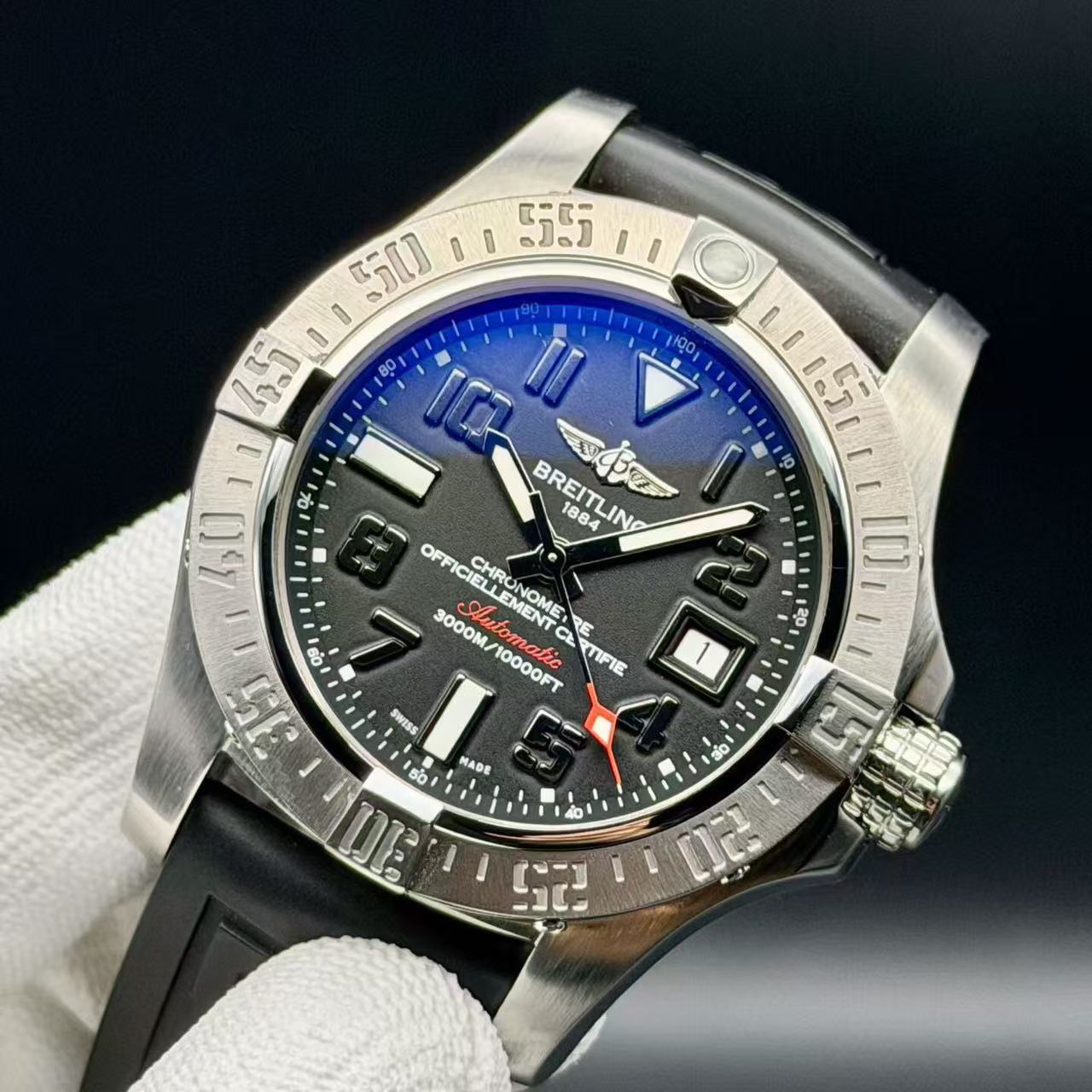 Breitling A173301101B1S2 detail 1