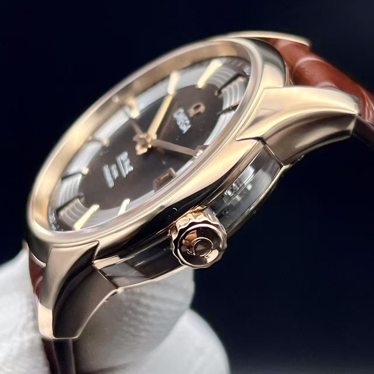Omega 431.63.41.21.13.001 detail 3