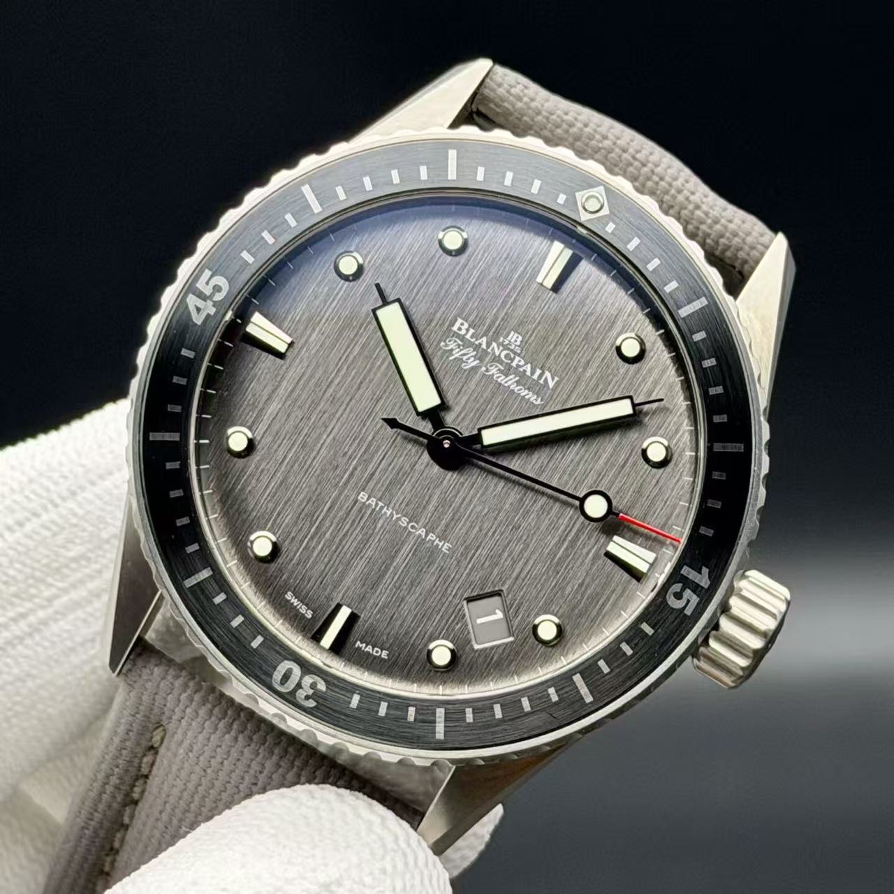 Blancpain 5000-1210-G52A detail 1