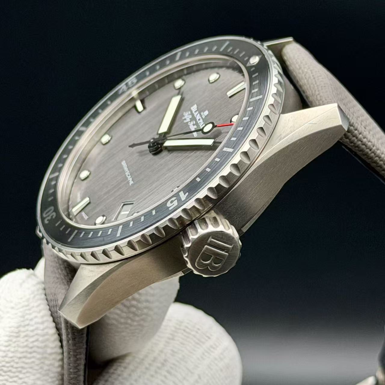 Blancpain 5000-1210-G52A detail 3