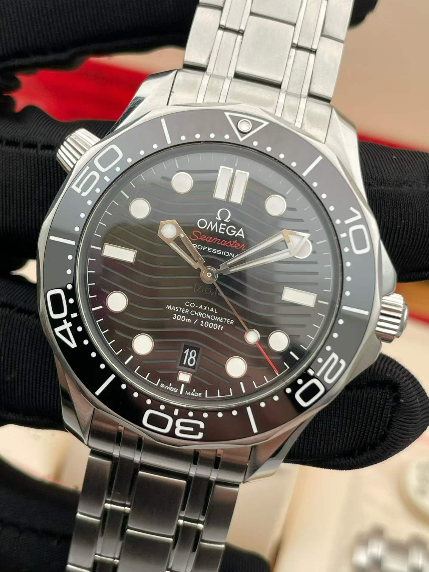 Omega 210.30.42.20.01.001 detail 3