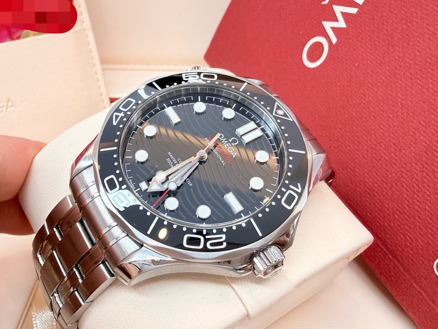 Omega 210.30.42.20.01.001 detail 4