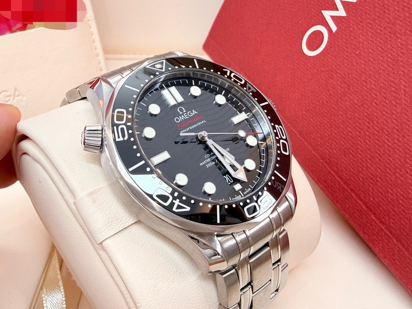 Omega 210.30.42.20.01.001 detail 1