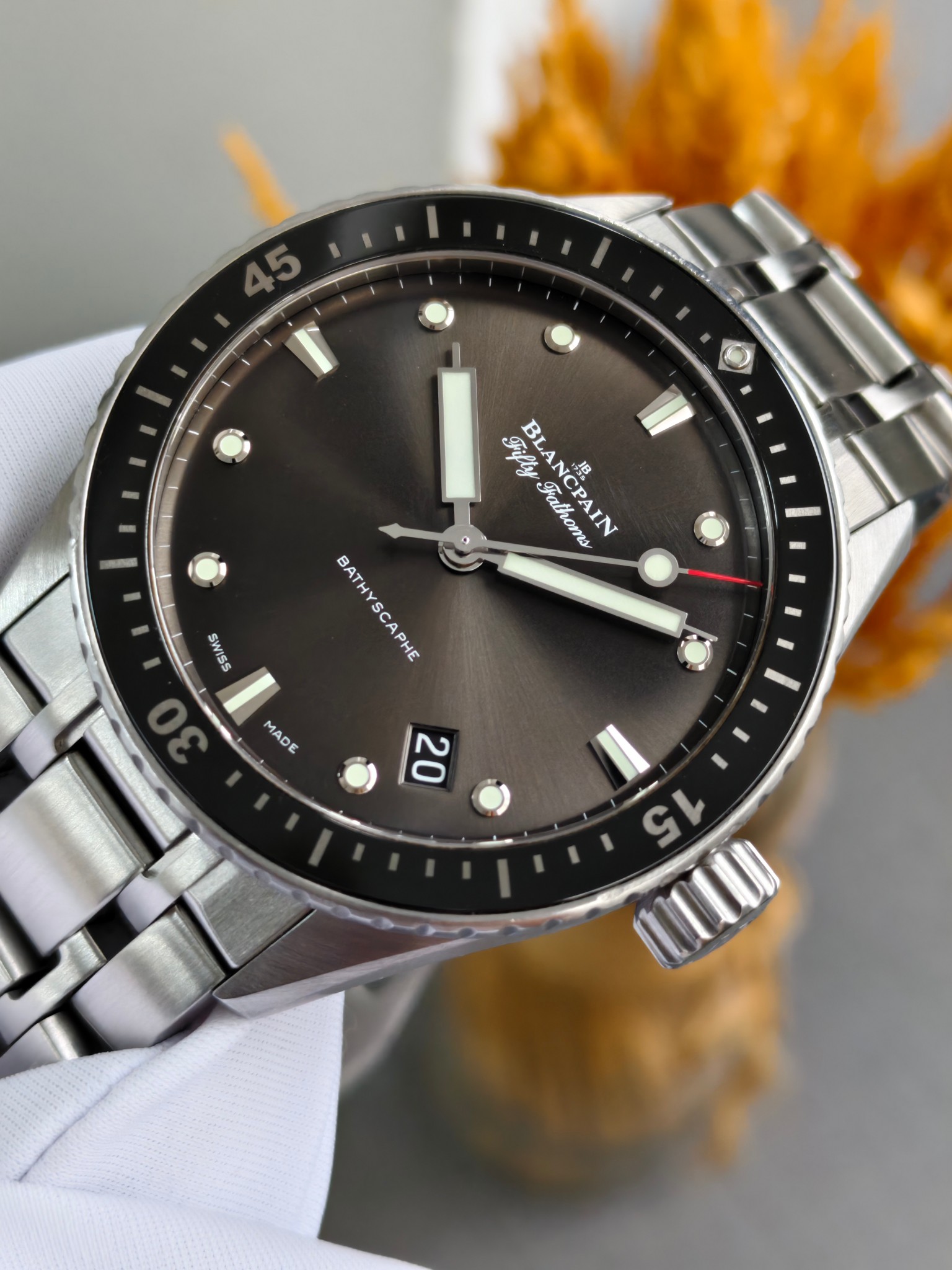 Blancpain 5000-1110-70B detail 2
