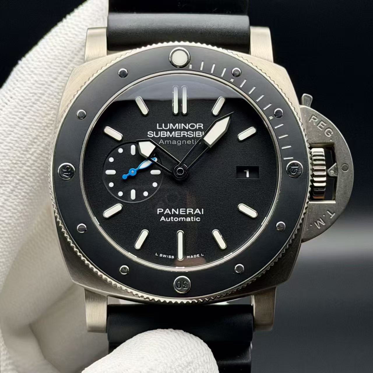 Panerai PAM01389 detail 6