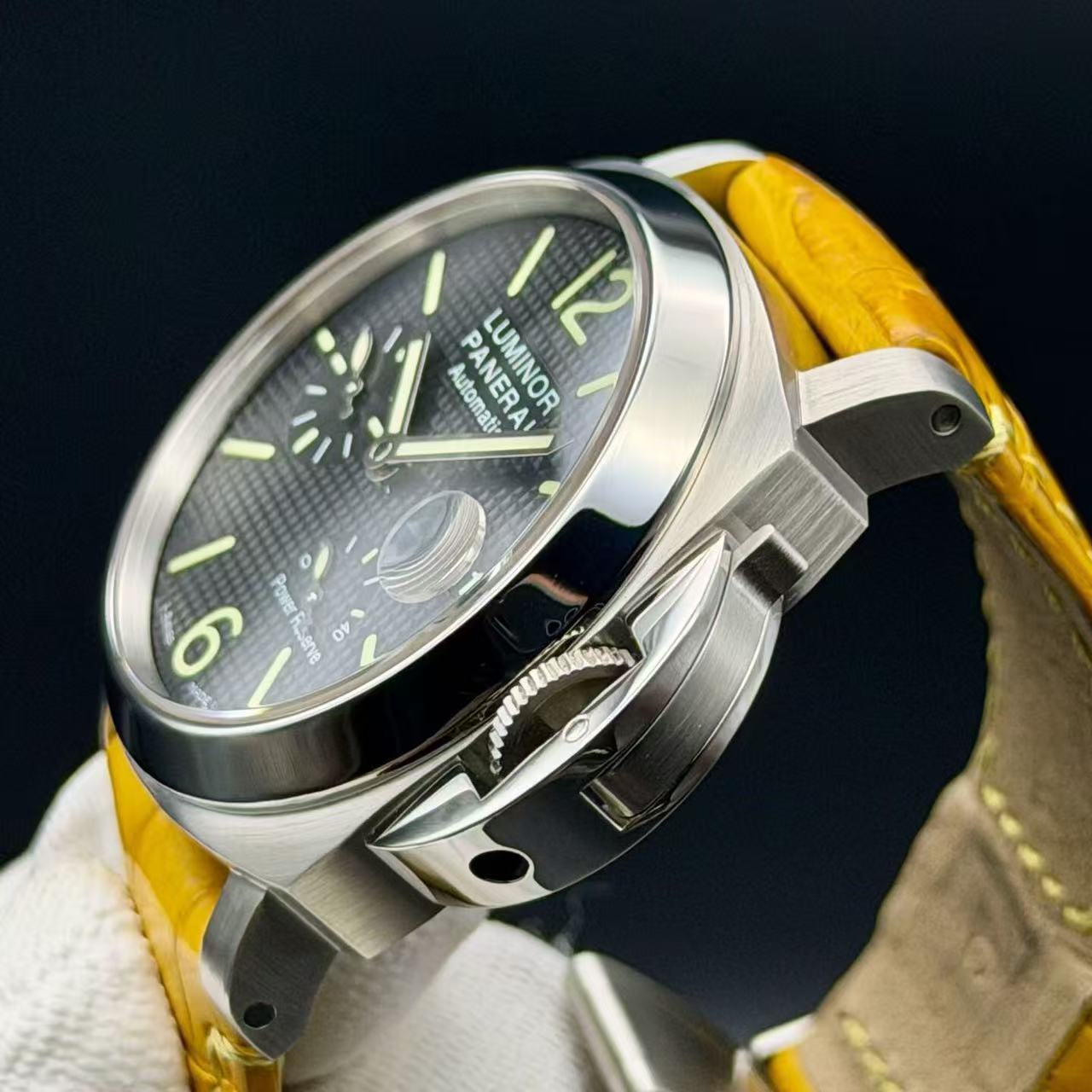 Panerai PAM00241 detail 3