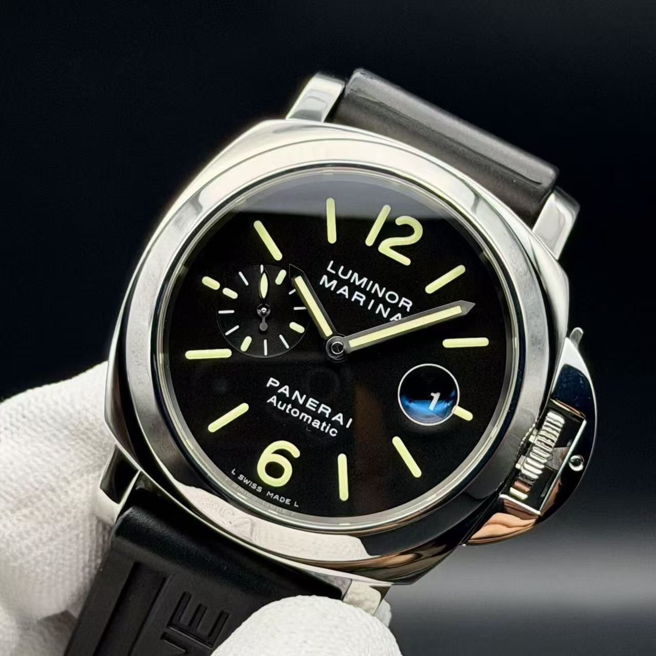 Panerai PAM00104 detail 1