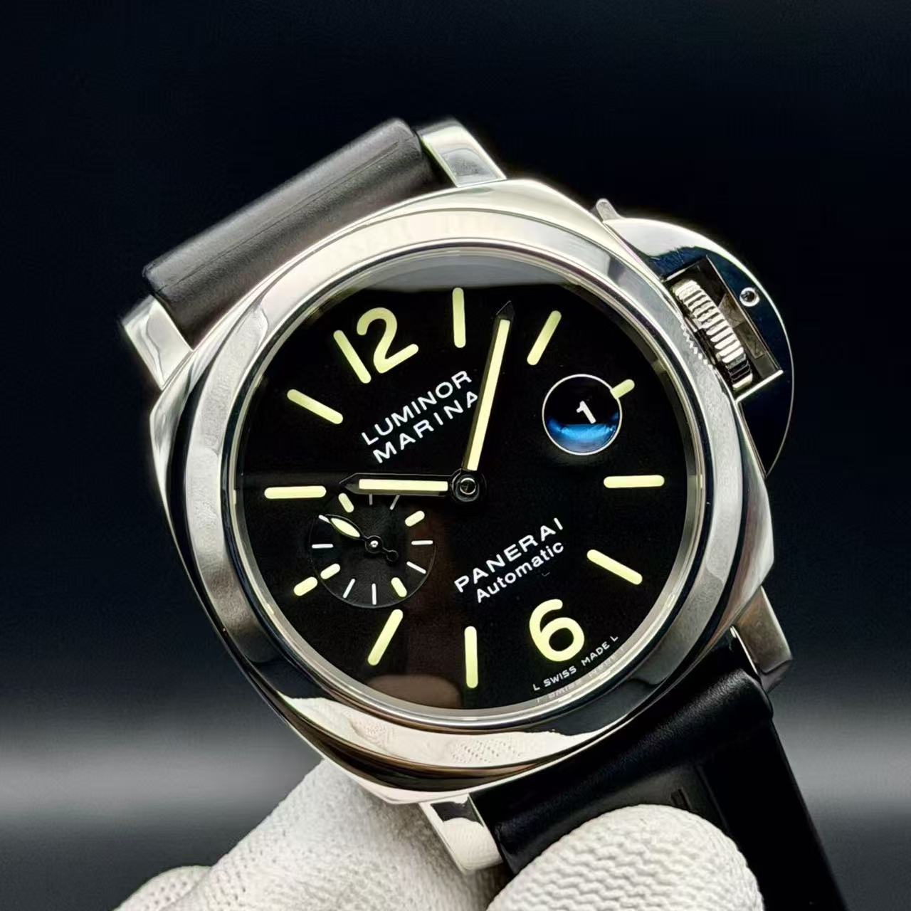 Panerai PAM00104 detail 2