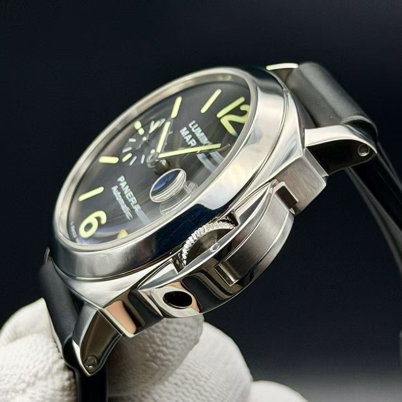 Panerai PAM00104 detail 3