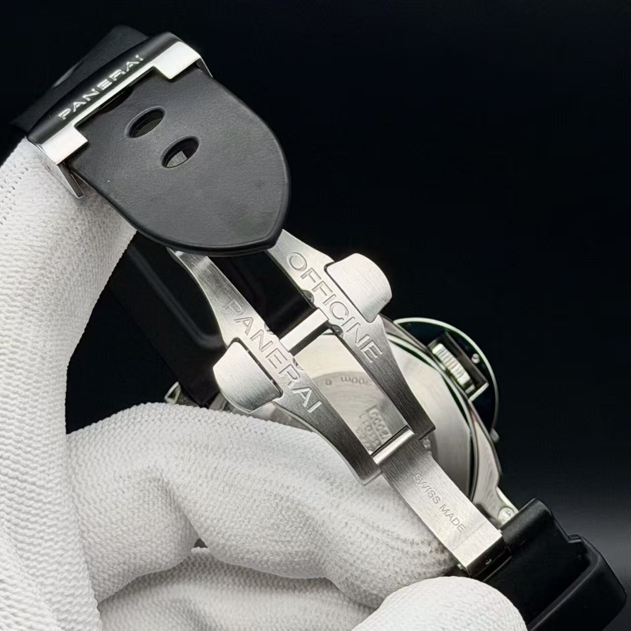 Panerai PAM00104 detail 6