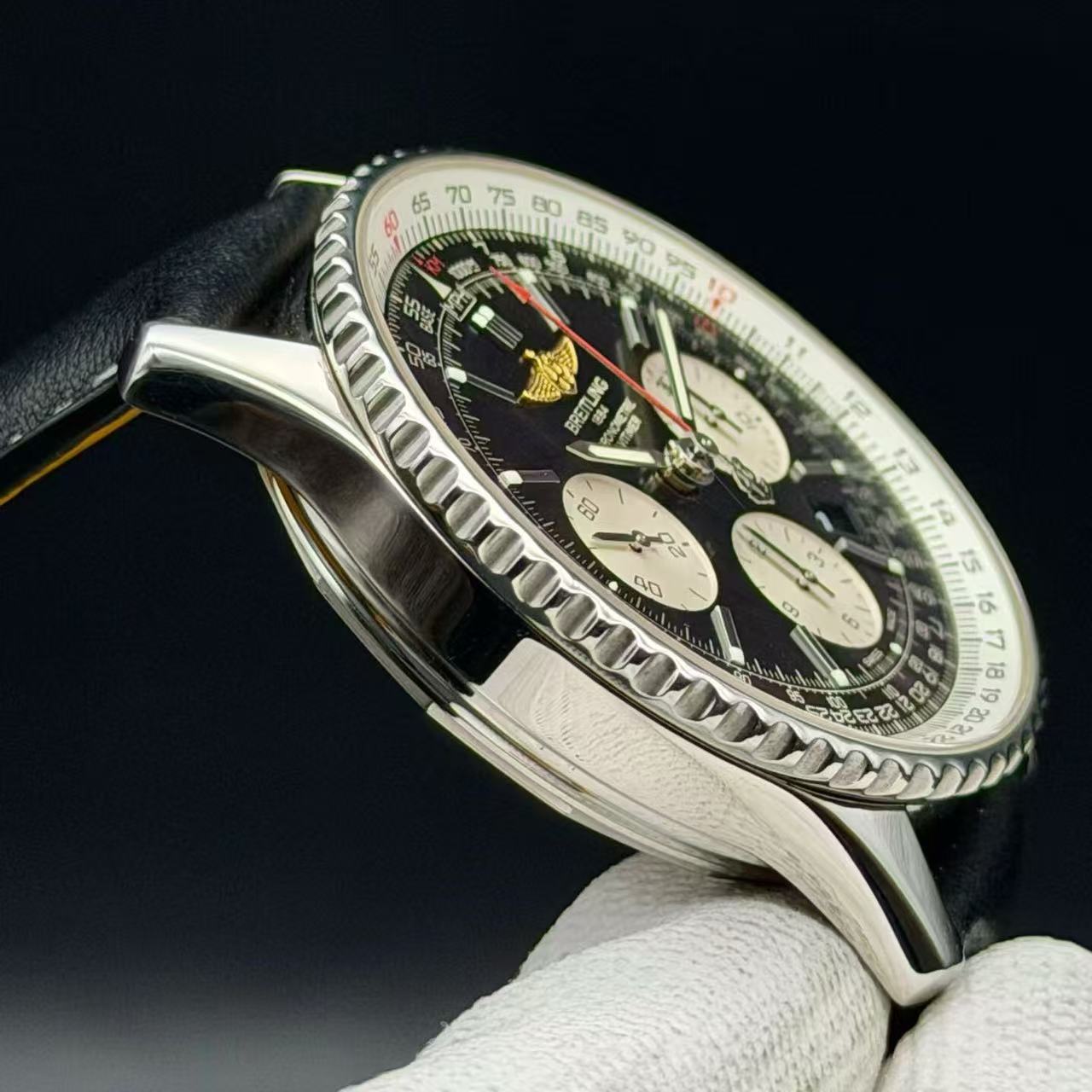 Breitling AB012012 detail 4