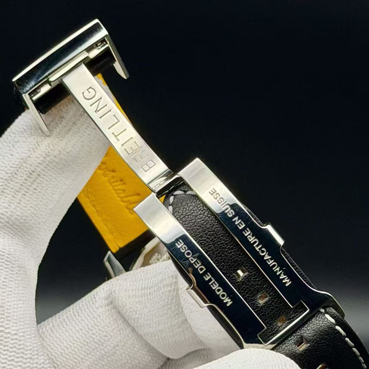 Breitling AB012012 detail 6