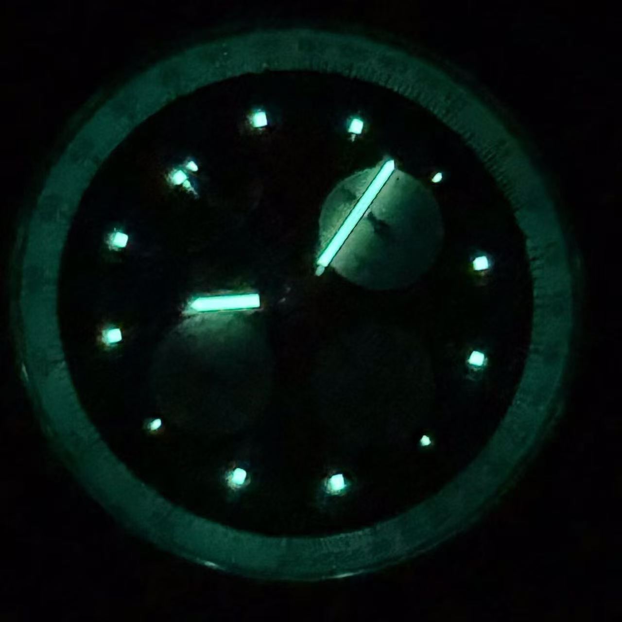 Breitling AB012012 detail 7